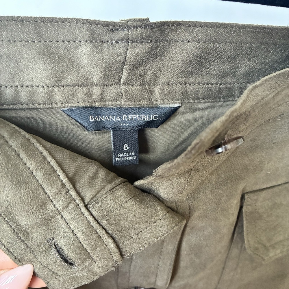 Banana Republic "Portia" Vegan Suede Utility Mini Skirt Sz 8 Cargo Green EUC - Picture 5 of 12